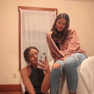 Meet your Posher, Isabel